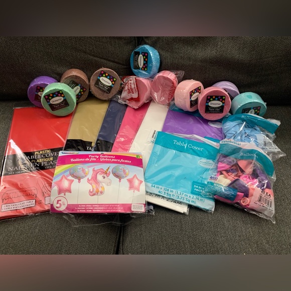 Party supplies - Picture 1 of 1